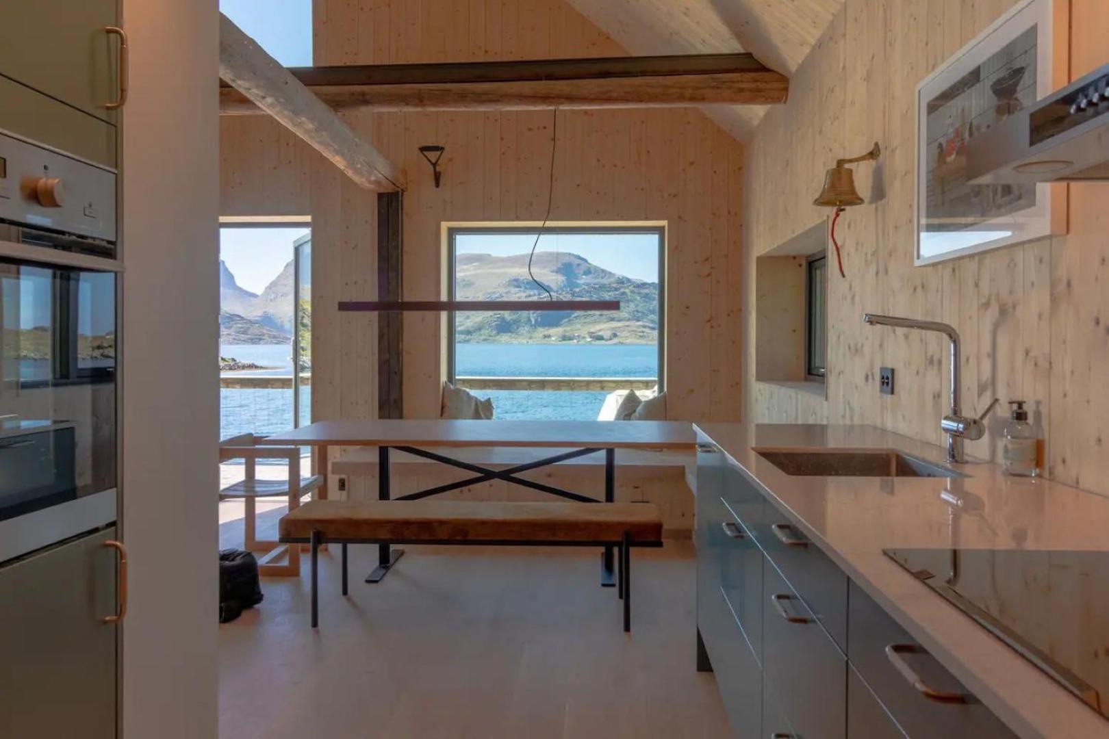 Minkfarmen, Spacious Seaside Cabin With Scenic View Ramberg Exterior photo